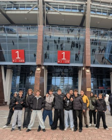 В рамках пропаганды физической культуры, спорта и здорового образа жизни, а также с целью профилактики правонарушений в молодежной среде 2 ноября 2025 года учащиеся филиала «Колледж современных технологий в машиностроении и автосервисе» РИПО, проживающие в общежитии, посетили спортивный комплекс «Чижовка-Арена».