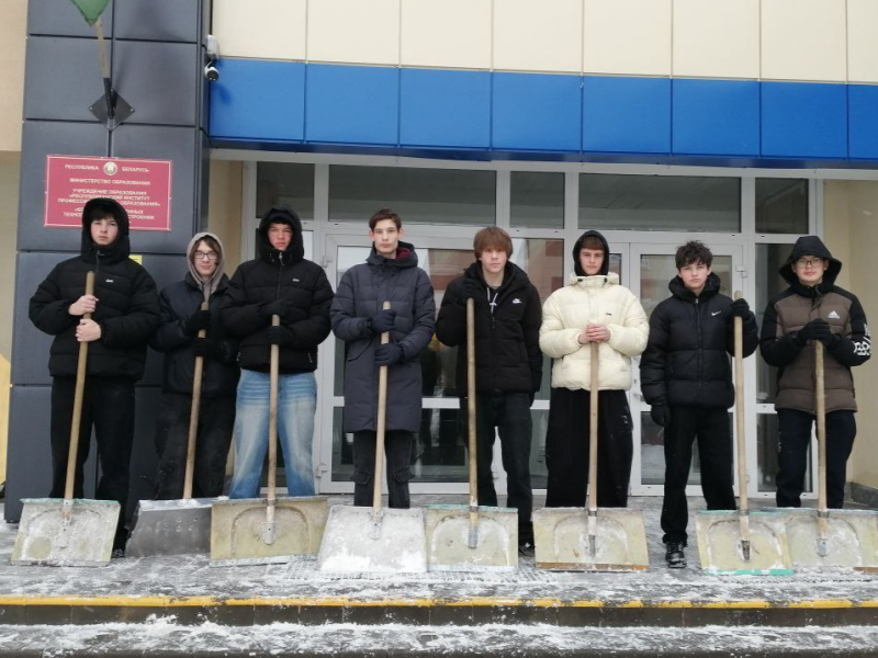 Снег спит. «Снежный десант» — нет.
