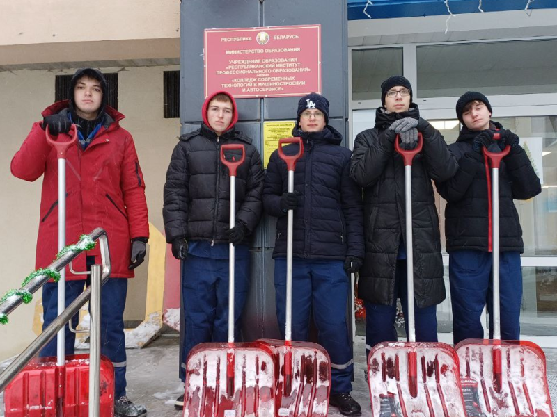 Снежный десант в деле.