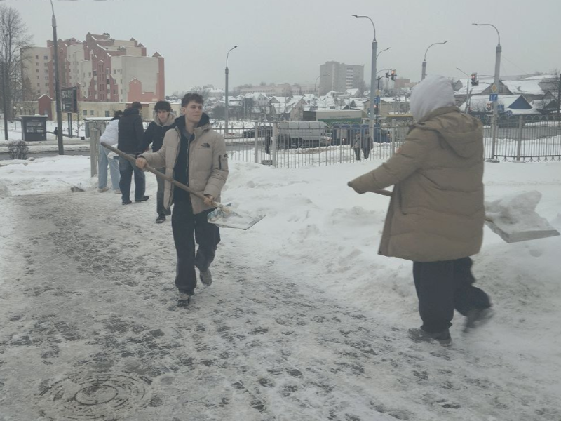 Снежный десант продолжает набирать обороты.