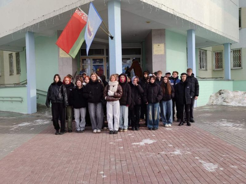 17 февраля группы 561 и 581 нашего колледжа вместе с Ярошевич Еленой Ивановной рассуждали о гражданском браке и сожительстве.
