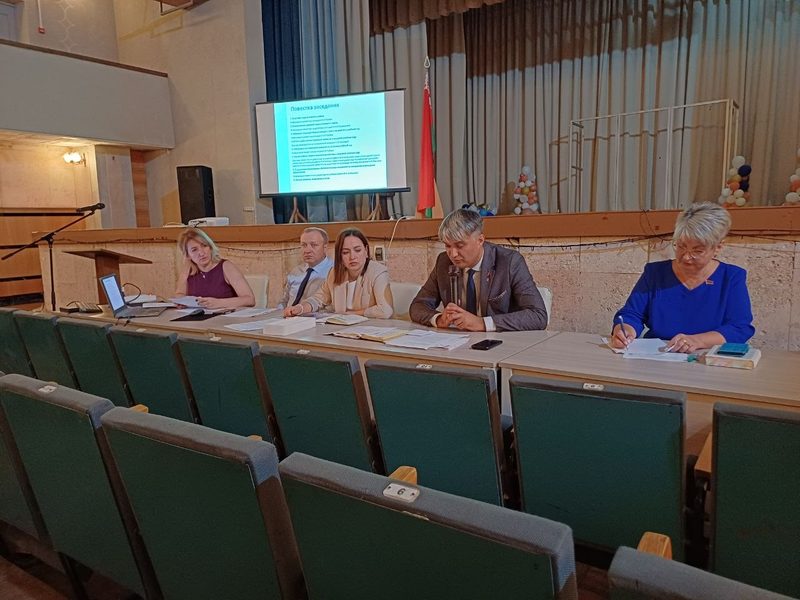 Педсовет — это шаг к совершенству в области образования и воспитания.